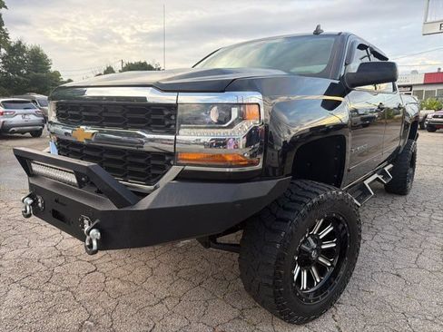 Used 2017 Chevrolet Silverado 1500 LT w/ Trailering Package AWD/4WD image 2