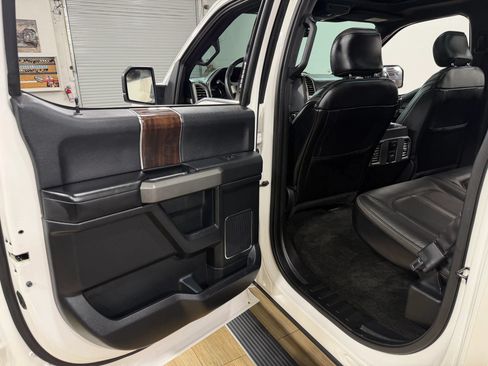 Used 2015 Ford F150 Platinum w/ Equipment Group 701A Luxury RWD image 15