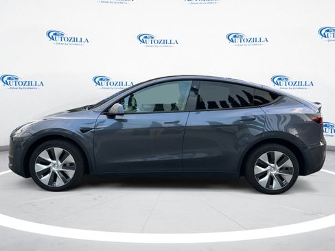 Used 2023 Tesla Model Y image 2