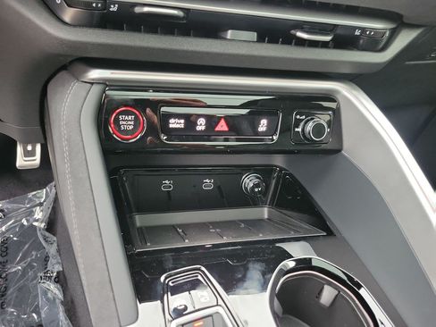 New 2026 Audi SQ5 Premium Plus AWD/4WD image 9