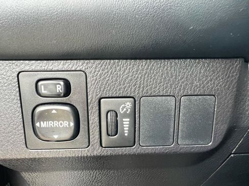 Used 2016 Toyota RAV4 XLE FWD image 19