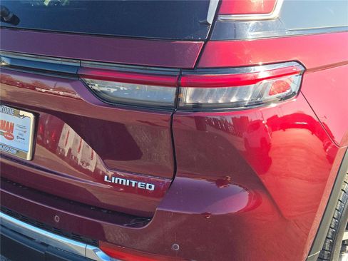 Certified 2024 Jeep Grand Cherokee Limited image 14