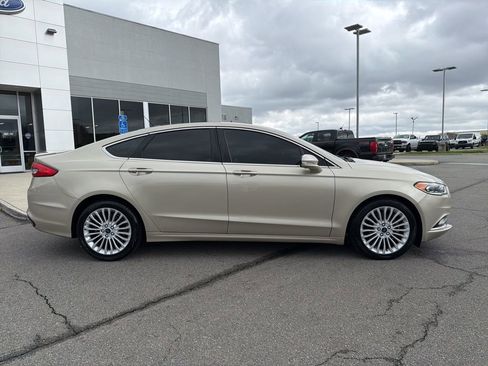 Used 2017 Ford Fusion Titanium image 2