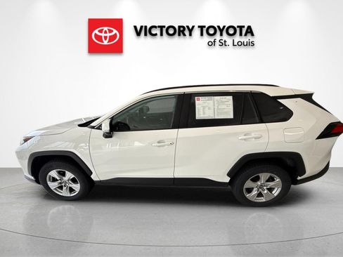 Used 2019 Toyota RAV4 XLE AWD/4WD image 6