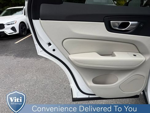 Used 2024 Volvo XC60 B5 Plus w/ Protection Package Premier AWD/4WD image 19