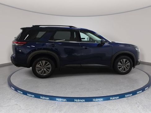 Used 2025 Nissan Pathfinder SV AWD/4WD image 5