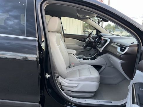 Used 2023 GMC Acadia SLT image 30