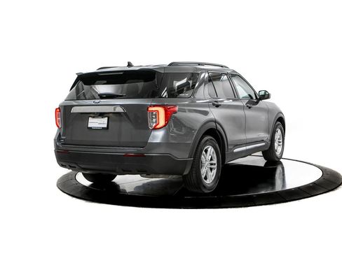 Used 2023 Ford Explorer XLT RWD image 7