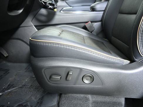 Used 2025 Chevrolet Traverse High Country w/ LPO, Floor Liner Package AWD/4WD image 23