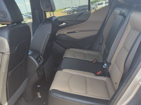 Used 2024 Chevrolet Equinox Premier AWD/4WD image 23