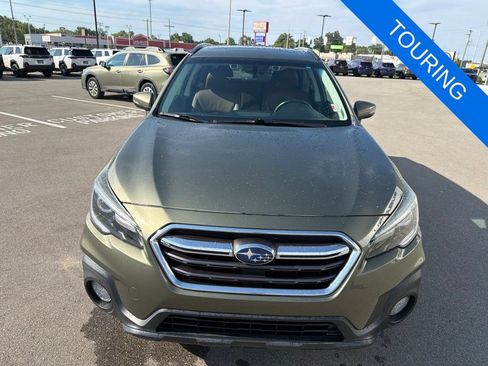 Used 2019 Subaru Outback 2.5i Touring w/ Popular Package #3A AWD/4WD image 2
