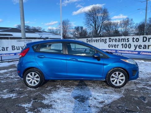 Used 2013 Ford Fiesta SE image 2