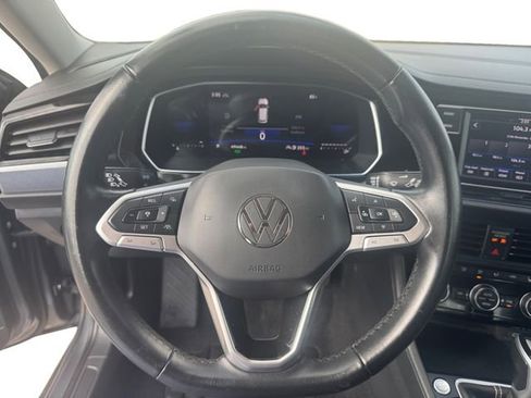 Used 2024 Volkswagen Jetta SE image 12