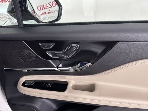 New 2026 Lincoln Corsair Premiere image 22