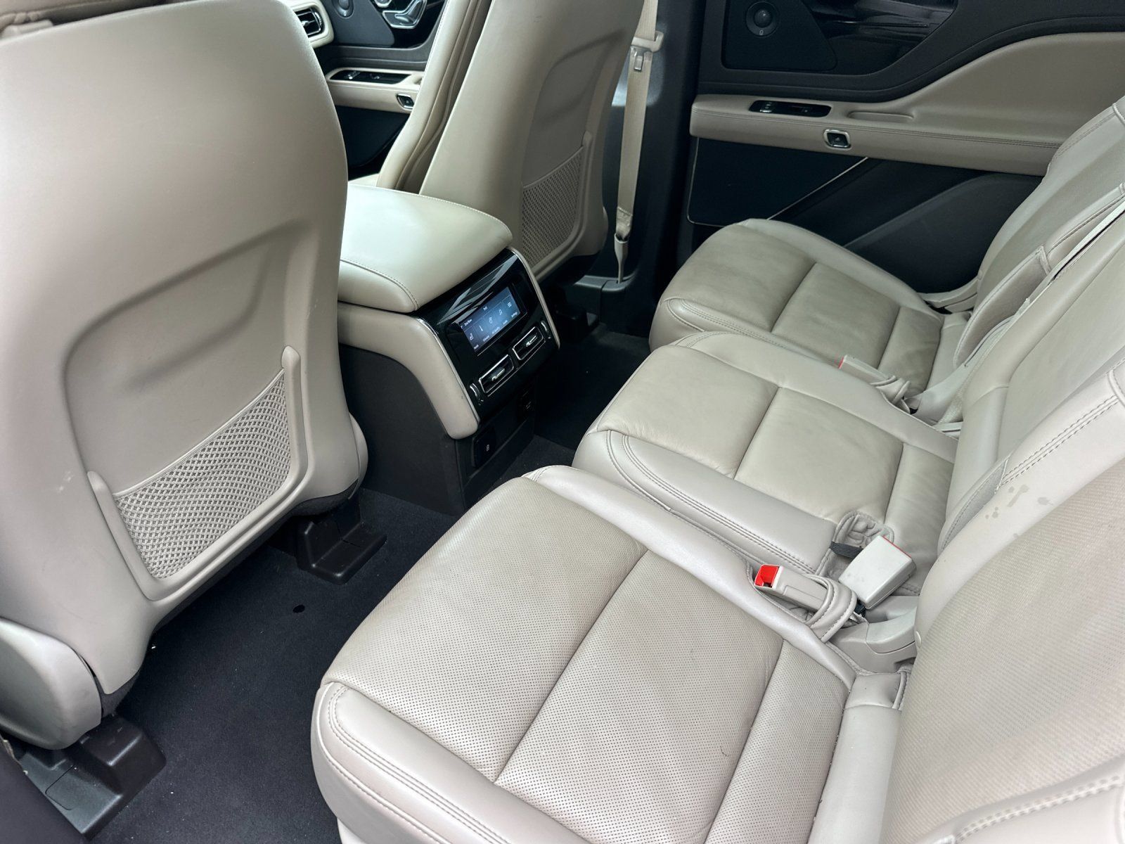 Certified 2022 Lincoln Aviator Grand Touring w/ Elements Package Plus AWD/4WD image 11