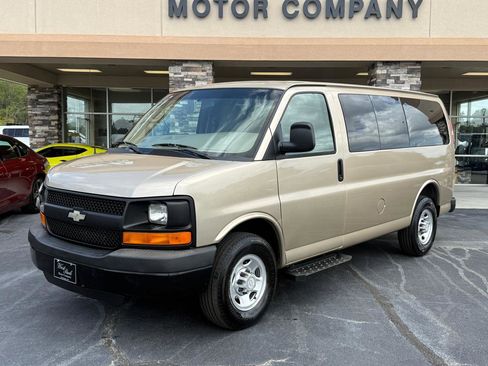 Used 2010 Chevrolet Express 2500 LS image 1