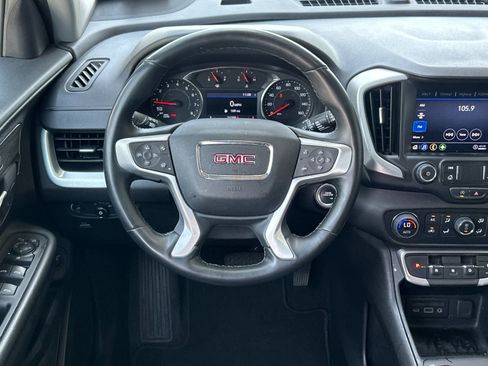Used 2024 GMC Terrain SLT image 13