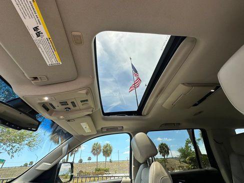 Used 2016 Cadillac Escalade ESV Luxury AWD/4WD image 36