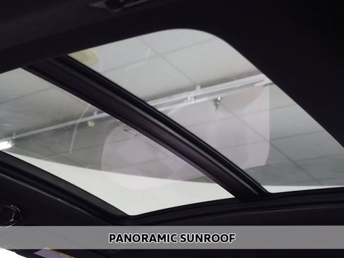 Used 2023 BMW X4 xDrive30i w/ M Sport Package image 4