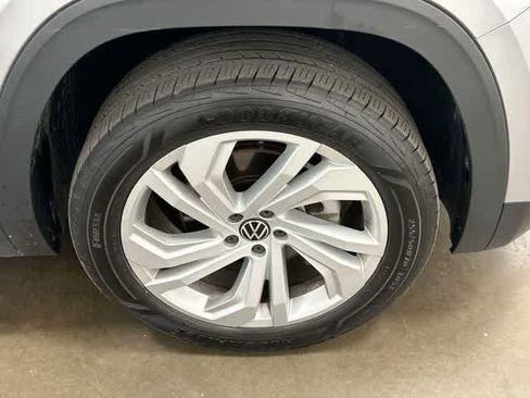 Certified 2023 Volkswagen Atlas SE w/ Panoramic Sunroof Package AWD/4WD image 5