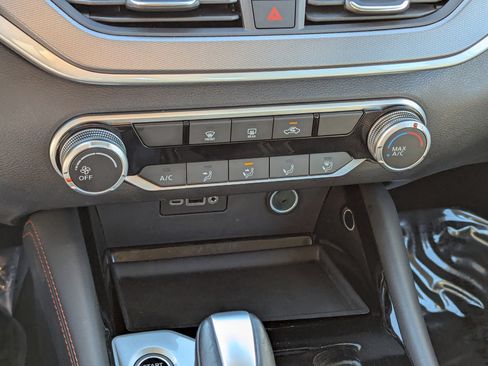 Used 2023 Nissan Altima 2.5 SR image 21