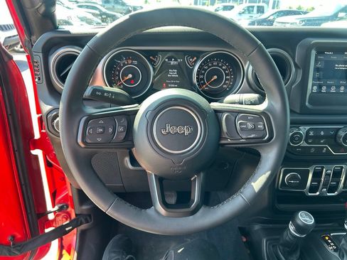 Used 2023 Jeep Gladiator Sport AWD/4WD image 19