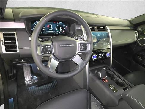 New 2026 Land Rover Discovery Limited Edition AWD/4WD image 18