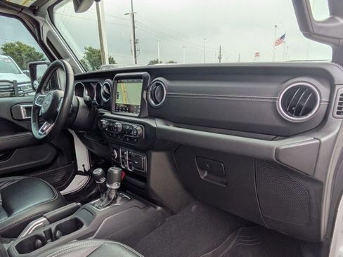 Used 2023 Jeep Wrangler Unlimited Sahara w/ Dual Top Group AWD/4WD image 18