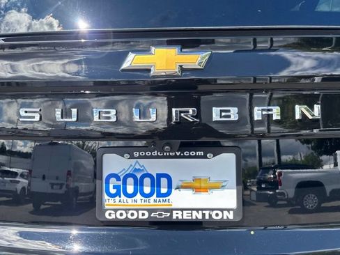 Used 2025 Chevrolet Suburban Premier AWD/4WD image 42