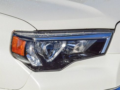 Used 2015 Toyota 4Runner Limited image 10