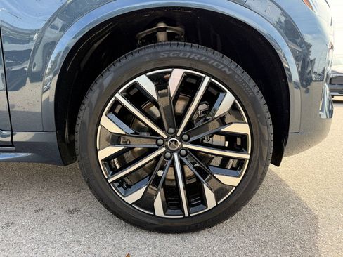 New 2026 Volvo XC90 T8 Ultra w/ Protection Package Premier image 7