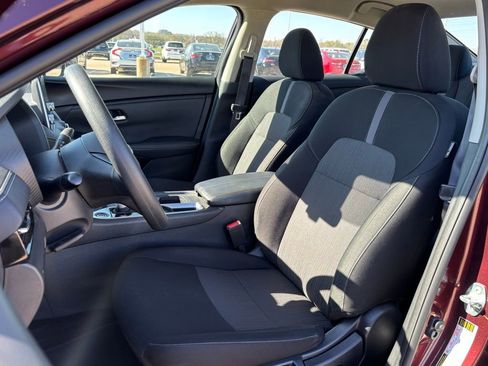 Used 2025 Nissan Sentra SV image 11