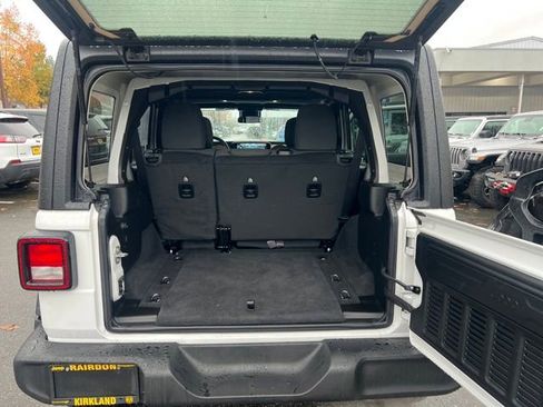 Used 2024 Jeep Wrangler Sport S image 11