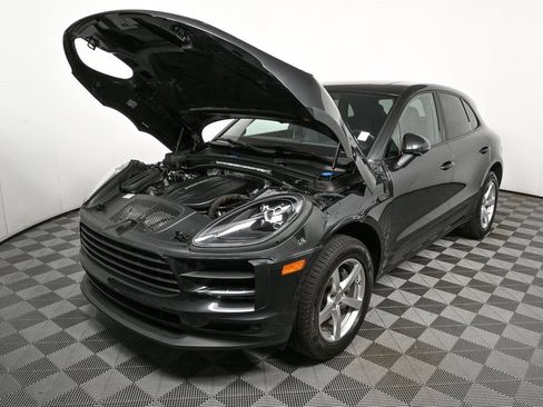 Certified 2020 Porsche Macan image 35