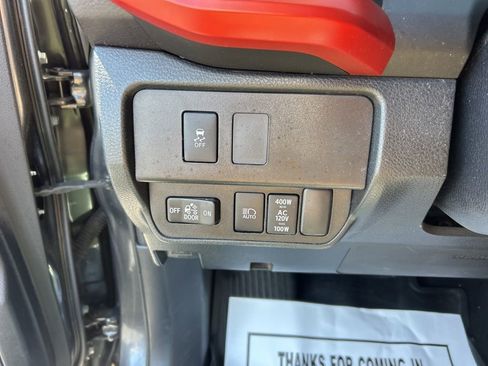 Used 2020 Toyota Tacoma TRD Sport image 6