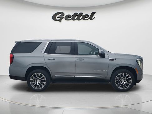 Used 2025 GMC Yukon Denali AWD/4WD image 3