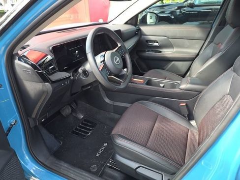 Used 2026 Nissan Kicks SR FWD image 4