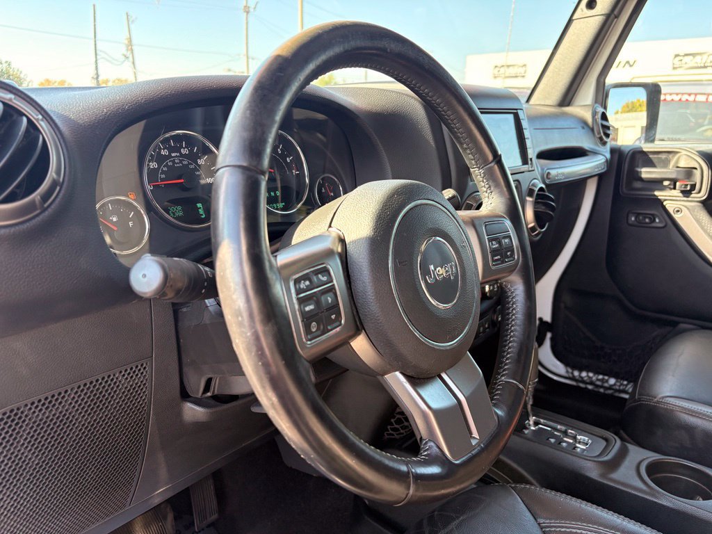 Used 2018 Jeep Wrangler Unlimited Sahara AWD/4WD image 10