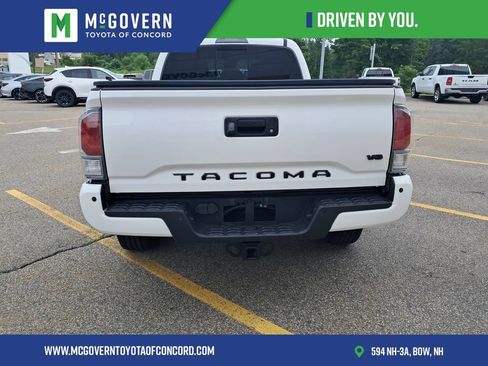Used 2021 Toyota Tacoma TRD Off-Road w/ Technology Package AWD/4WD image 4