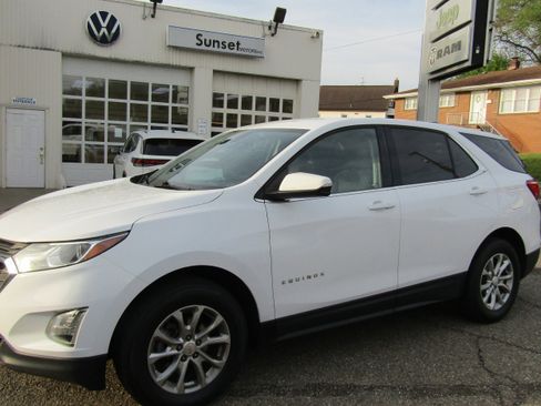 Used 2019 Chevrolet Equinox LT image 3