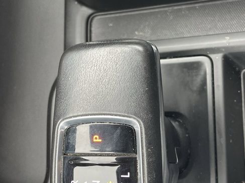 Certified 2022 GMC Sierra 1500 SLT w/ SLT Convenience Package image 36