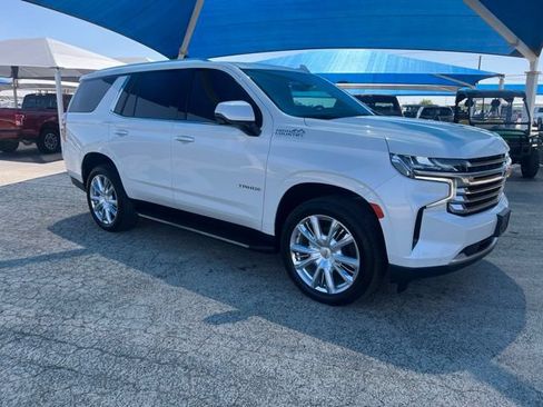 Used 2024 Chevrolet Tahoe High Country AWD/4WD image 3
