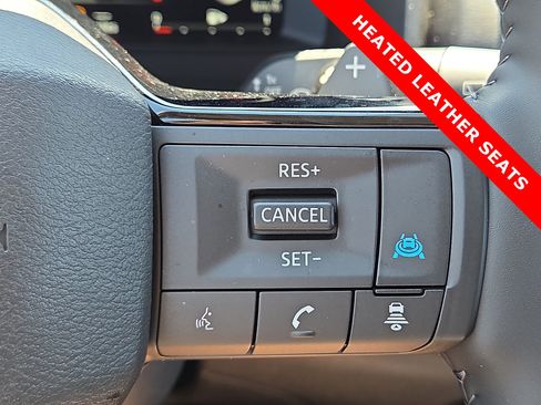 Used 2025 Nissan Rogue SL AWD/4WD image 22
