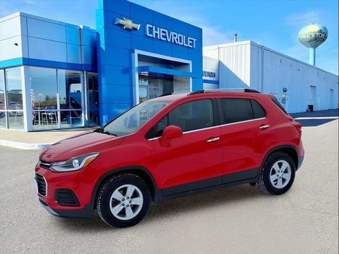 Used 2017 Chevrolet Trax LT w/ LT Convenience Package image 8