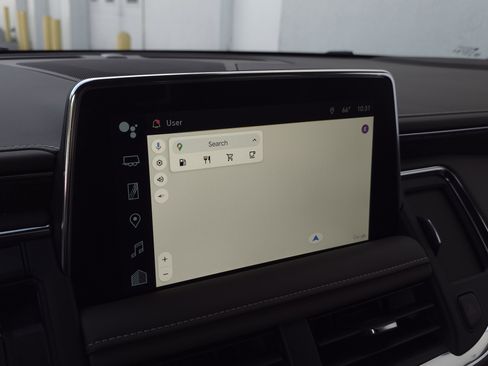 Used 2024 Chevrolet Suburban High Country w/ Advanced Technology Package image 19