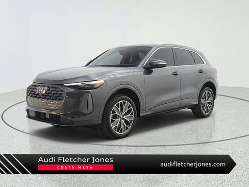 Used 2025 Audi Q5 Premium Plus w/ Premium Plus AWD/4WD image 1