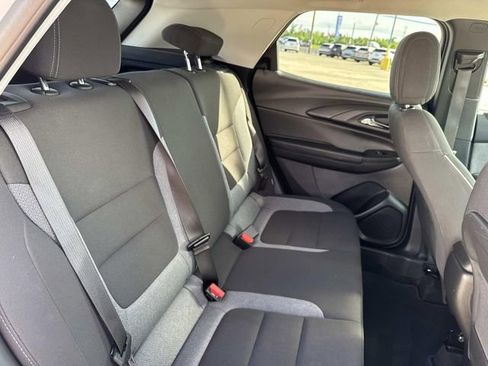 Used 2025 Chevrolet TrailBlazer LT FWD image 23