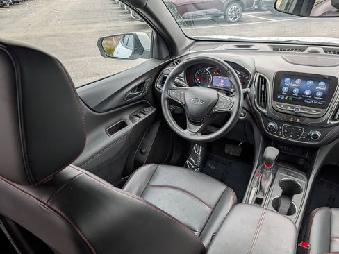 Used 2022 Chevrolet Equinox RS w/ RS Leather Package image 9