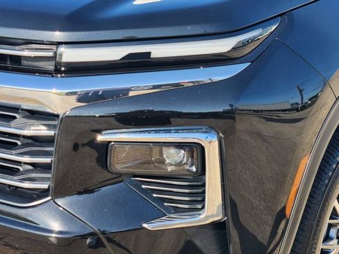 Used 2026 Chevrolet Traverse LT AWD/4WD image 9