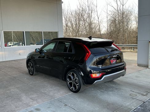 Used 2023 Kia Niro EX Touring image 20